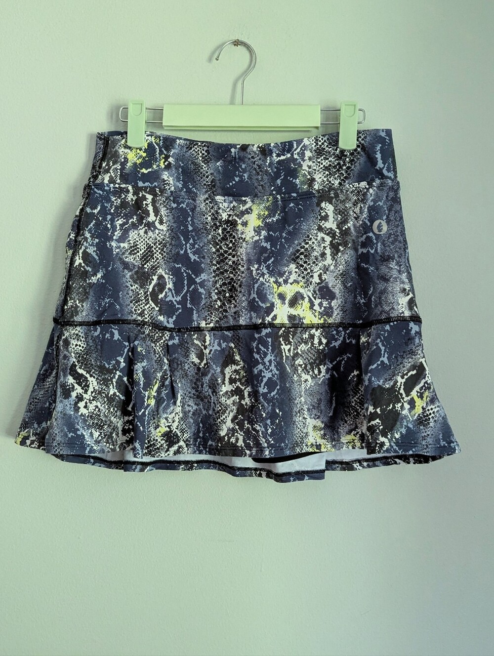 Dona Jo Women's 2 Snakeskin Wild Blue Shakira Skort Shorts Skirt Golf Pickleball